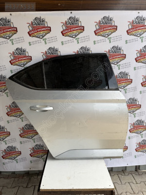 SKODA SUPERB SAĞ ARKA KAPI SÖKME ORİJİNAL