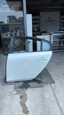 renault latitude 2012 çıkma sol arka kapı (son fiyat)