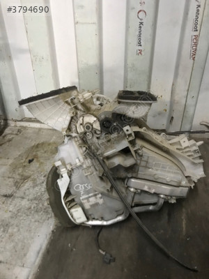 Opel Corsa E Kalorifer Kutusu