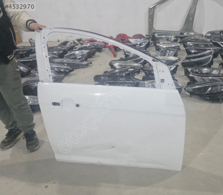 2012/2018 FORD FOCUS 3 3.5 BEYAZ SAĞ ÖN KAPI ORJINAL