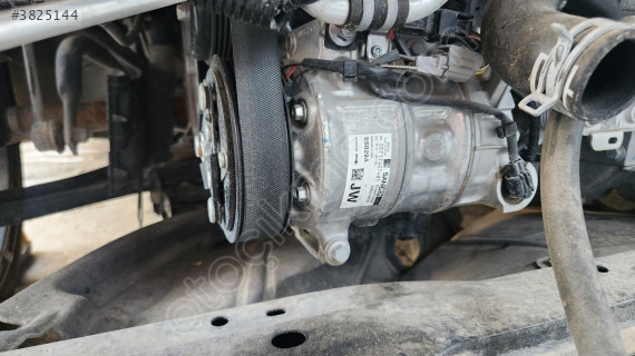 RENAULT MEGANE 4 CAPTUR ORJİNAL ÇIKMA KLİMA KOMPRESÖRÜ