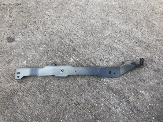 MERCEDES EQE W295 SOL ÖN ÇAMURLUK MONTAJ BRAKETİ 2958809100