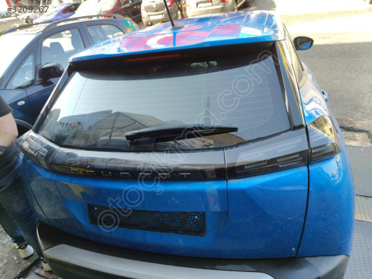 Peugeot 2008 arka bagaj kapağı hatasız sökme