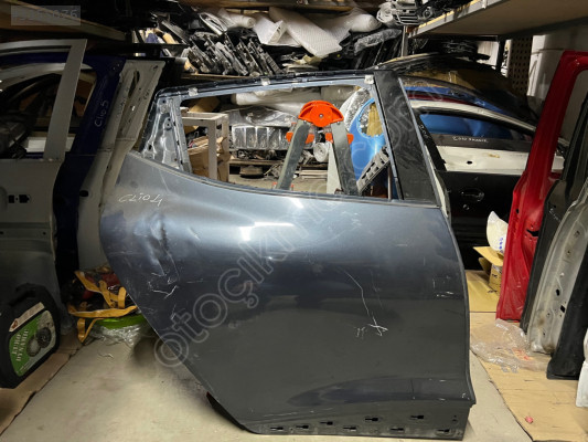 RENAULT CLİO 4 SAĞ ARKA KAPI ORJİNAL ÇIKMA