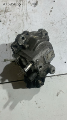 04B130755F 1.6 tdi seat leon mazot pompası