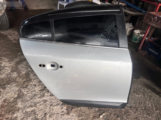 RENAULT FLUENCE ARKA KAPI DOLU ORJİNAL TEMİZ