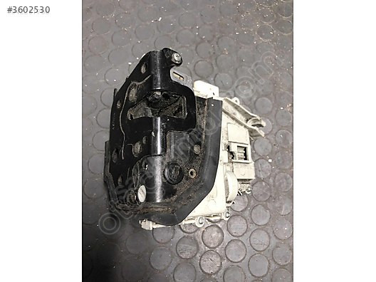 AUDİ A4 KAPI KİLİDİ