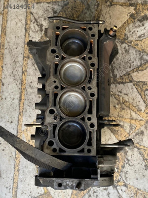 FORD FOCUS 1 2000 MOTOR BENZİN ÇIKMA YARIM MOTOR ÇOK TEMİZ
