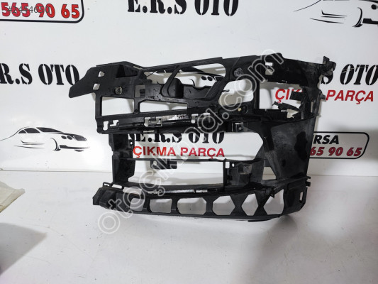 BMW G30 SOL SİS FAR YUVASI 51117385345