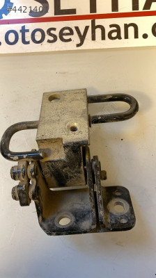 8P4833412A audi a3 sportback 2010 sağ arka kapı alt menteşe