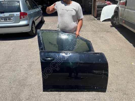 2013/2019 VW GOLF SİYAH SAĞ ÖN KAPI ORJINAL DOLU