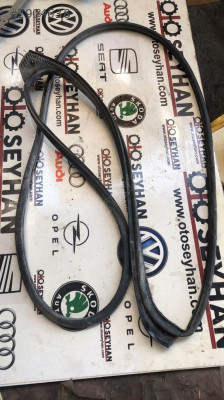 67872-0D090 Toyota Yarıs 2015 arka sol kapı toz lastiği