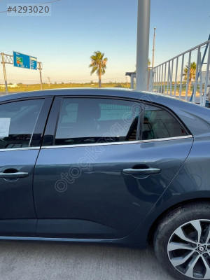 MEGANE 4 SOL ARKA KAPI ORJİNAL SÖKME (HATASIZ) DOLU - 21018343R