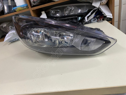FORD FOCUS SİYAH ZEMİN LEDSİZ SAĞ FAR ORJİNAL ÇIKMA