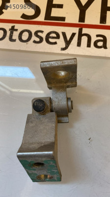 8K0831401K volkswagen golf 7 ön sol kapı alt menteşesi