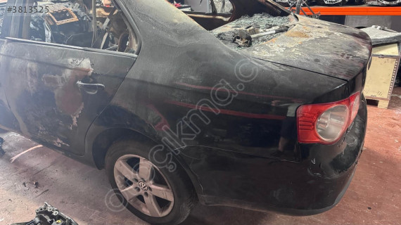 JETTA 1.9 SOL ARKA KAPI