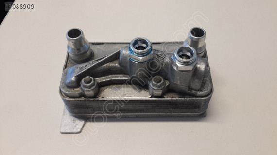 Mercedes C 205 YAĞ SOĞUTUCU A0995001900