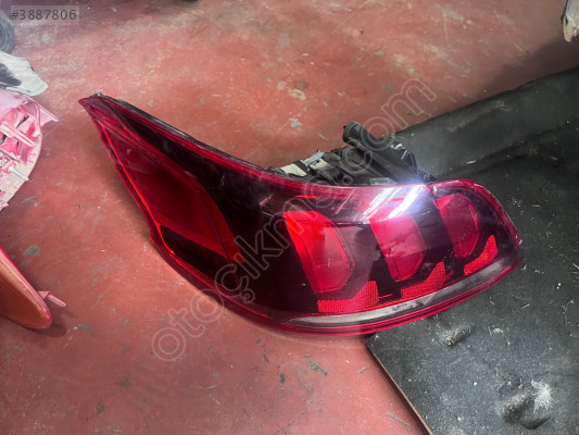 PEUGEOT 301 sol arka stop lambası makyajlı kasa