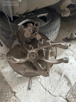 Peugeot 407 sol arka taşıyıcı