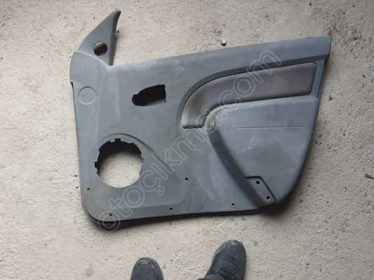 DACİA LOGAN SAĞ ÖN KAPI DÖŞEMESİ 8200295614