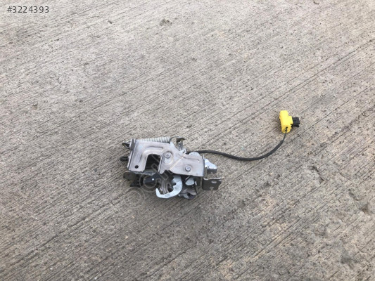 BMW 1 SERİSİ F40 F44 G20 G30 SAĞ KAPUT KİLİDİ 7468350