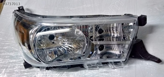 TOYOTA HİLUX REVO MOTORLU SAĞ FAR 2015