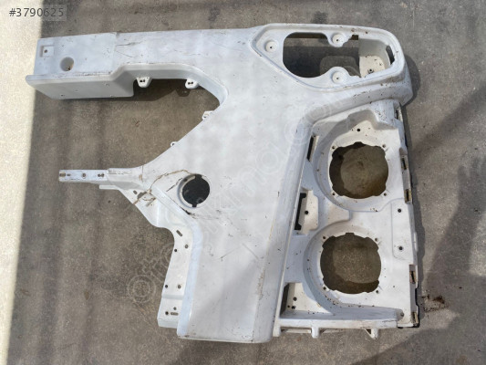 FORD CARGO B SAĞ TAMPON 18/42T 2020 HC4617750B