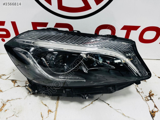 Mercedes A Clas w176 sağ ön far çıkma