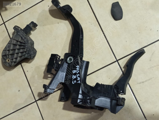 VOLKSWAGEN PASSAT B8,5 DEBRİYAJ PEDALI