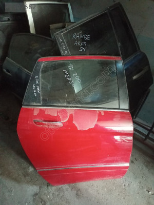 MERCEDES B200 SAĞ ARKA KAPI GÜÇMANLAR OTO