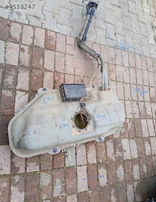 Hyundai accent era.. 1.4 benzinli yakıt deposu