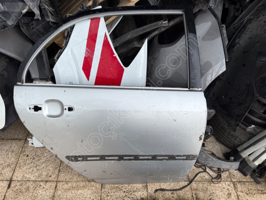 TOYOTA COROLLA ÇIKMA ORJİNAL SAĞ ARKA KAPI BD1