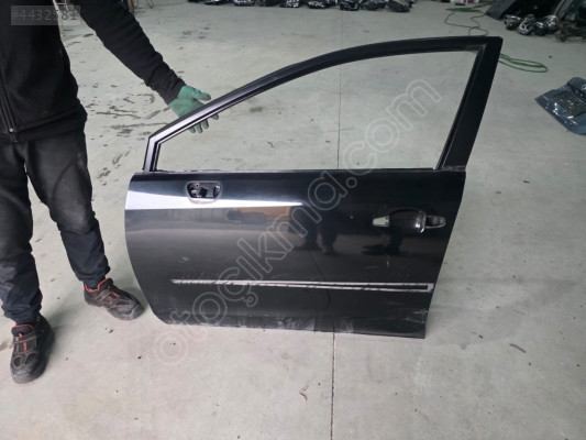 SUBARU IMPREZA SİYAH SOL ÖN KAPI ORJINAL HATASIZ