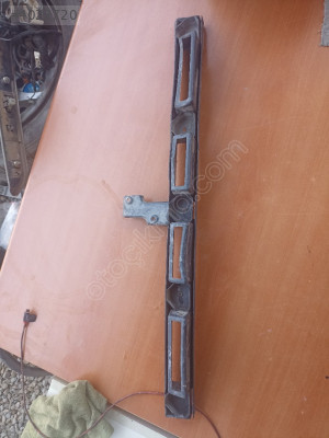 Ford Focus 2 Arka Tampon Orta Braketi