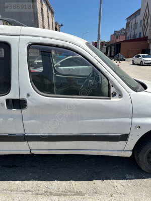 Citroen berlingo partner sağ ön kapı