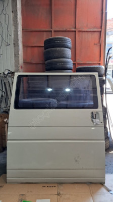 SÜRGÜLÜ KAPI SAĞ - T 4 - 7D1843108L