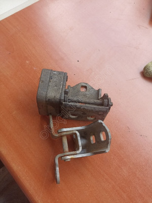 Renault Megane 2 Kapı Menteşesi