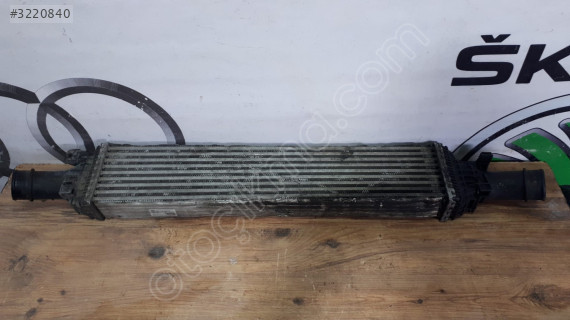 AUDI A4 A5 A6 Q5 TURBO RADYATORU 8K0145805G ORJİNAL ÇIKMA