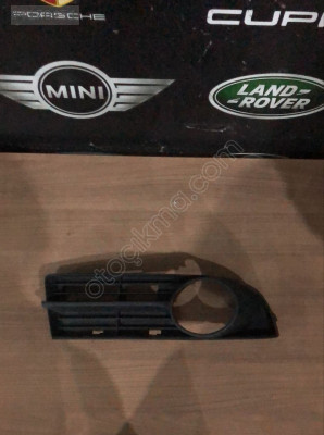 1T0853666A VW TOURAN SAĞ SİS ÇERÇEVESİ 2005-2007