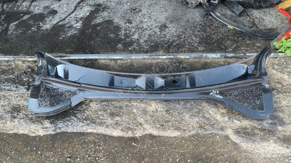 Audi a3 sedan ön cam ızgarası