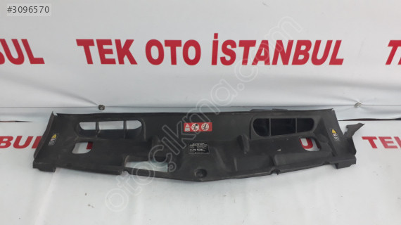 E C 212 204 RADYATÖR ÜST PANEL ÜSTÜ HAVA KAPAĞI A2045000155