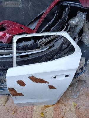 Skoda Fabia sol arka kapı 2022-2025 orjinal çıkma parça