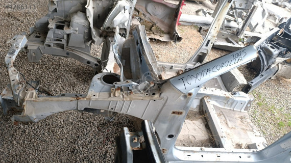 TOYOTA COROLLA SOL ÖN ŞASİ KOLU ÇIKMA ORJİNAL