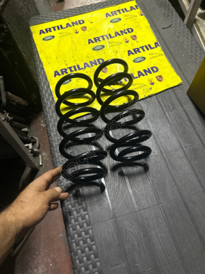 Porsche Panemera ön helezon yayı
