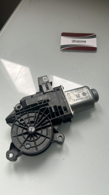 6R0959812R seat ibiza sağ arka cam motoru