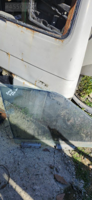 Bmw e36 sağ ön kapı camı