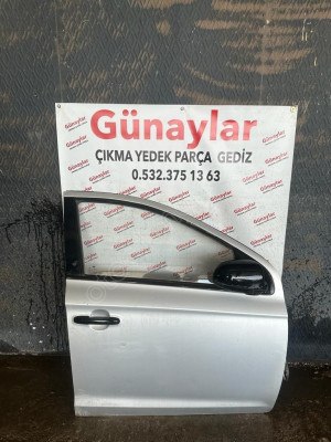 HYUNDAİ İ20 SAĞ ÖN KAPI