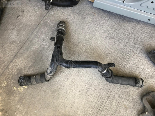 MASERATİ GHİBLİ TURBO İNTERCOOLER HORTUMU 670004156