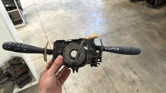 Kangoo Renault Çıkma Sinyal Kolu