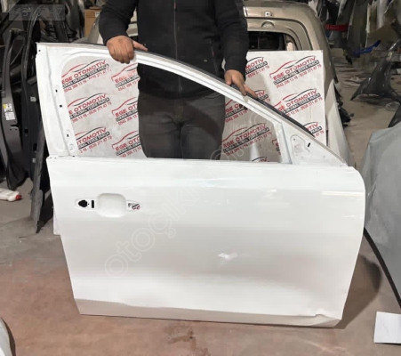 2019/2024 FORD FOCUS BEYAZ SAĞ ÖN KAPI ORJINAL LOKALLIK